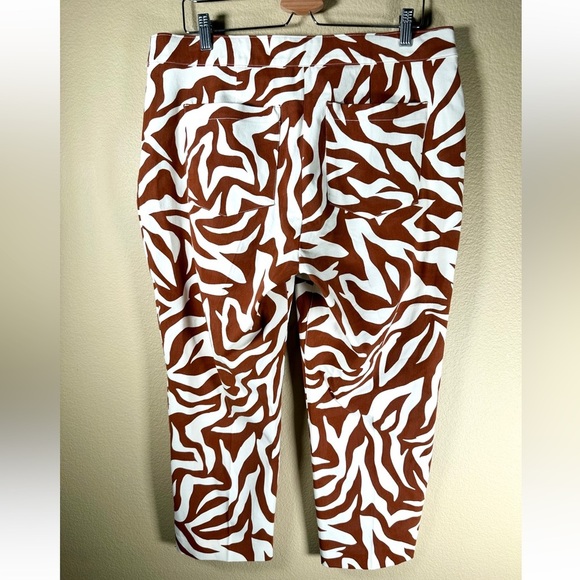 NWT Spanx On-the-Go Printed Ankle Slim Straight Pant Clay Zebra Stripe Petite XL - Picture 9 of 16